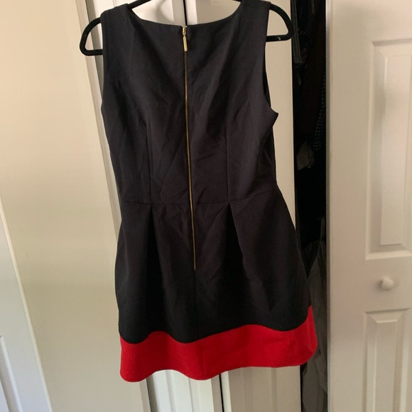 Black and red a line dress - Picture 6 of 7